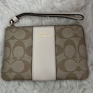 COACH wristlet like new